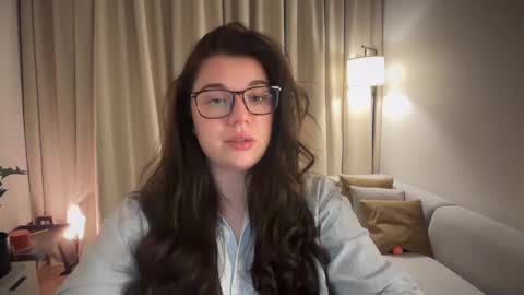 Snapshot of tutti_frutti_ chatting on 25, 5, 2026 Ariana online show from 25, 5, 2026