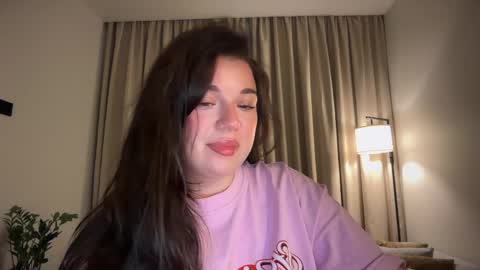 Snapshot of tutti_frutti_ chatting on 4, 6, 2026 Ariana online show from 4, 6, 2026