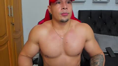 tyler_hank1 online show from 25, 6, 2026