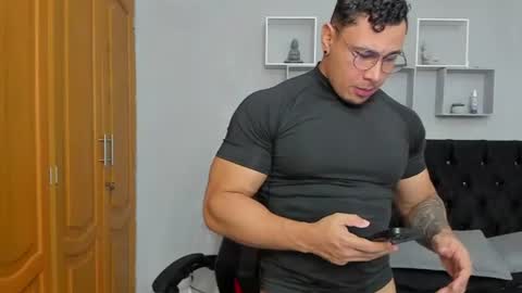 tyler_hank1 online show from 27, 6, 2026