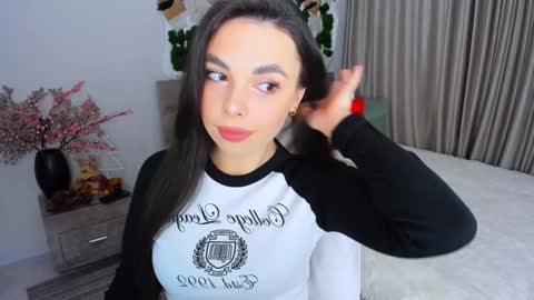 Snapshot of unforgettablestarfall chatting on 27, 12, 2024 Patricia online show from 27, 12, 2024