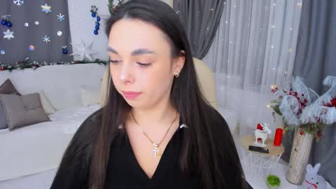 Snapshot of unforgettablestarfall chatting on 12, 1, 2025 Patricia online show from 12, 1, 2025