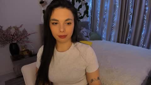 Snapshot of unforgettablestarfall chatting on 14, 1, 2025 Patricia online show from 14, 1, 2025