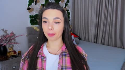 Snapshot of unforgettablestarfall chatting on 25, 1, 2025 Patricia online show from 25, 1, 2025