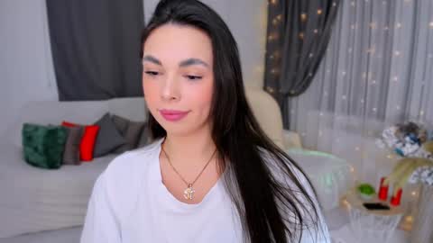 Snapshot of unforgettablestarfall chatting on 3, 2, 2025 Patricia online show from 3, 2, 2025