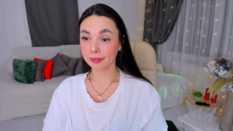 Snapshot of unforgettablestarfall chatting on 4, 2, 2025 Patricia online show from 4, 2, 2025