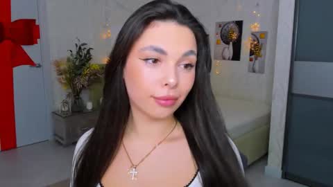 Snapshot of unforgettablestarfall chatting on 4, 2, 2025 Patricia online show from 4, 2, 2025
