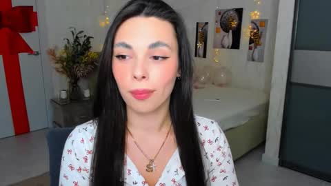 Snapshot of unforgettablestarfall chatting on 14, 2, 2025 Patricia online show from 14, 2, 2025