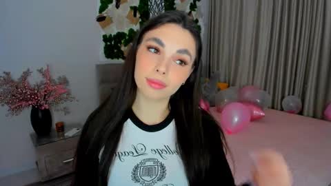 Snapshot of unforgettablestarfall chatting on 19, 2, 2025 Patricia online show from 19, 2, 2025