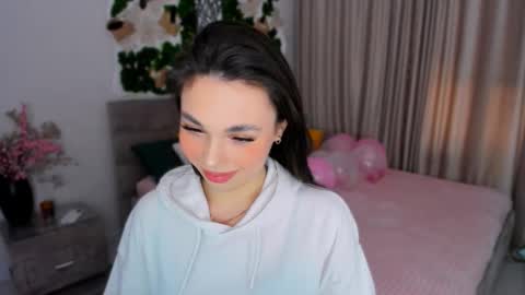 Snapshot of unforgettablestarfall chatting on 21, 2, 2025 Patricia online show from 21, 2, 2025