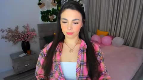 Snapshot of unforgettablestarfall chatting on 2, 3, 2025 Patricia online show from 2, 3, 2025