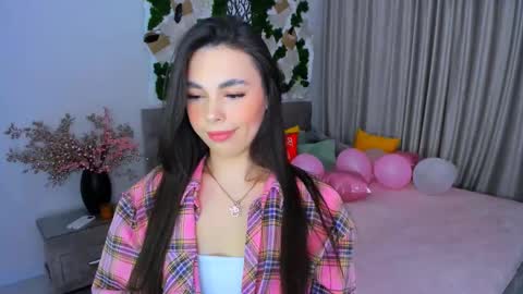 Snapshot of unforgettablestarfall chatting on 2, 3, 2025 Patricia online show from 2, 3, 2025
