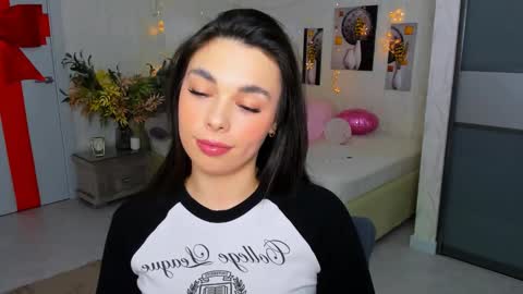 Snapshot of unforgettablestarfall chatting on 3, 3, 2025 Patricia online show from 3, 3, 2025
