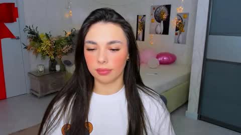 Snapshot of unforgettablestarfall chatting on 5, 3, 2025 Patricia online show from 5, 3, 2025