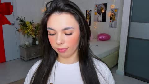 Snapshot of unforgettablestarfall chatting on 5, 3, 2025 Patricia online show from 5, 3, 2025