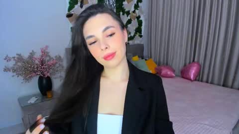 Snapshot of unforgettablestarfall chatting on 8, 3, 2025 Patricia online show from 8, 3, 2025