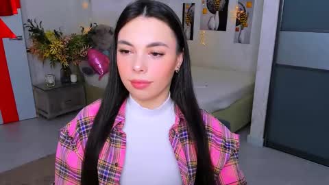Snapshot of unforgettablestarfall chatting on 9, 3, 2025 Patricia online show from 9, 3, 2025