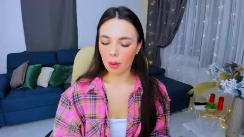 Snapshot of unforgettablestarfall chatting on 11, 3, 2025 Patricia online show from 11, 3, 2025