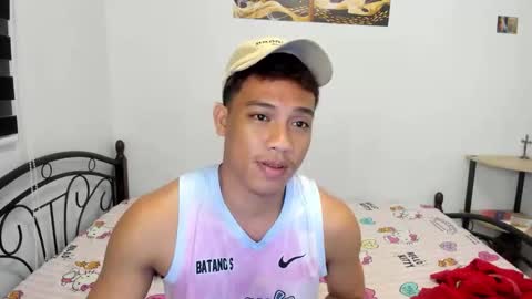 urfucker_vinz online show from 8, 6, 2026