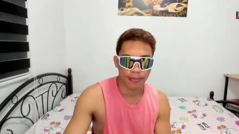 urfucker_vinz online show from 15, 6, 2026