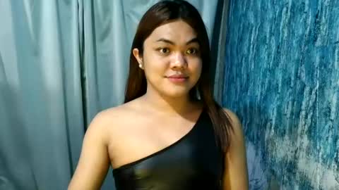urhottie_bella online show from 18, 6, 2026