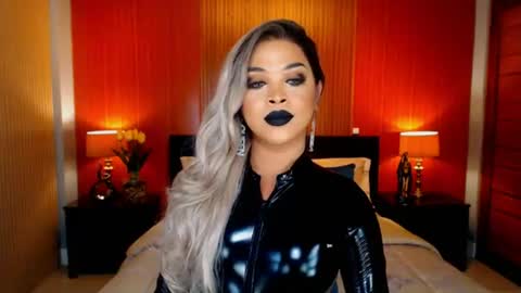UrMajestyTyra online show from 17, 6, 2026