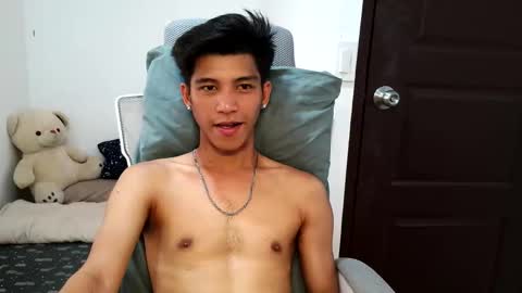 ursweetie_boy online show from 22, 4, 2026