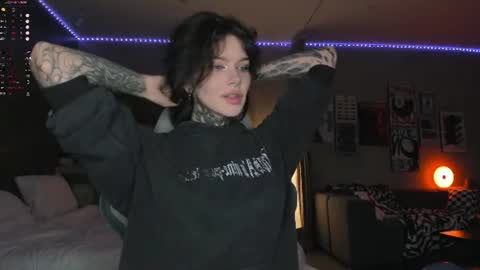 Snapshot of uwu_eva chatting on 12, 6, 2026 Eva online show from 12, 6, 2026