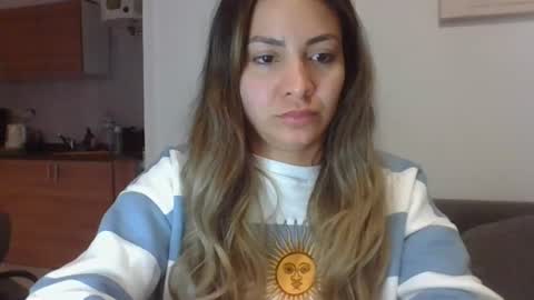 valentinaseleni24 online show from 4, 7, 2026