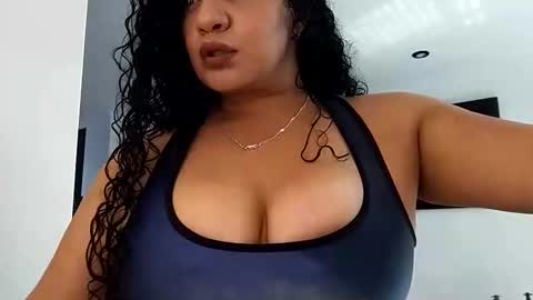 Snapshot of vanesam chatting on 13, 5, 2026 vanessa and samantha online show from 13, 5, 2026