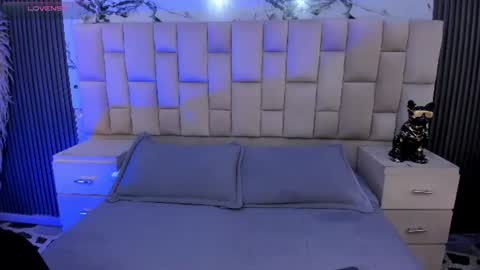 vanessascott_ online show from 24, 6, 2026