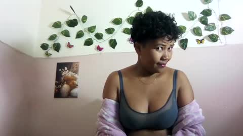 Vayannah online show from 25, 6, 2026