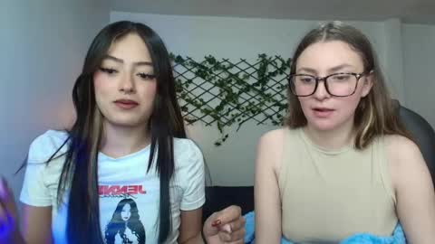 Snapshot of velvet__moon chatting on 10, 4, 2026 Sophi online show from 10, 4, 2026