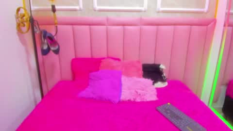 velvet_giirll online show from 18, 6, 2026