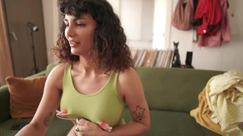 Snapshot of venus_in_jeans chatting on 25, 5, 2026 Bella online show from 25, 5, 2026