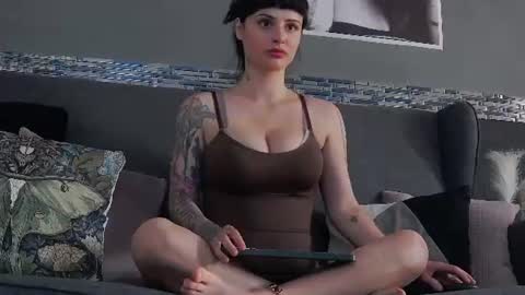 venusinylons online show from 21, 6, 2026