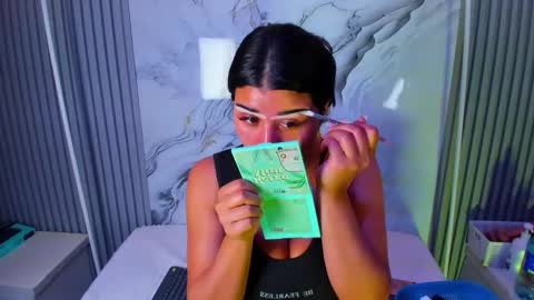 Snapshot of venusowen_ chatting on 5, 6, 2026 Venusowen online show from 5, 6, 2026