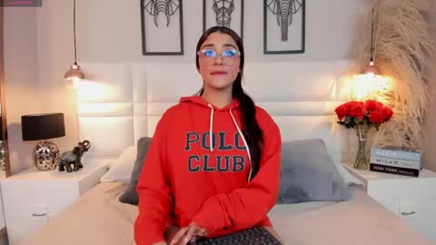victoria__lee_ online show from 4, 6, 2026