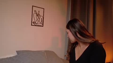 Snapshot of victorianova chatting on 19, 6, 2026 VictoriaNova online show from 19, 6, 2026