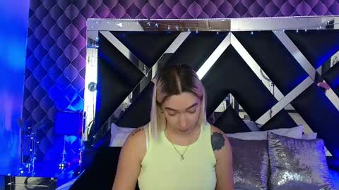 Snapshot of victtoria_lee chatting on 19, 5, 2026 victtoria lee online show from 19, 5, 2026