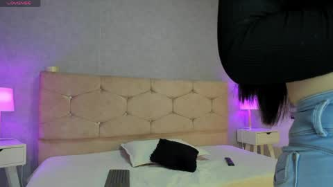 VIOLET  online show from 13, 5, 2026