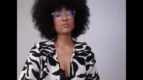 Snapshot of viiolettaaa chatting on 4, 6, 2026 viiolettaaa online show from 4, 6, 2026