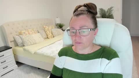 Ukrainian-woman online show from 10, 6, 2026