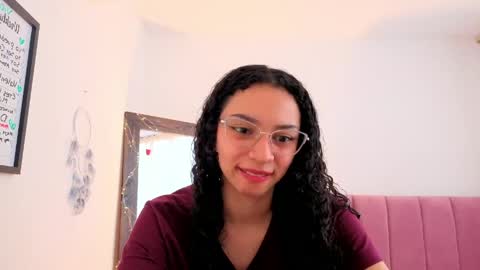 Snapshot of violet__15 chatting on 11, 5, 2026 violet__15 online show from 11, 5, 2026