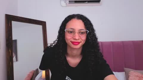 Snapshot of violet__15 chatting on 3, 6, 2026 violet__15 online show from 3, 6, 2026