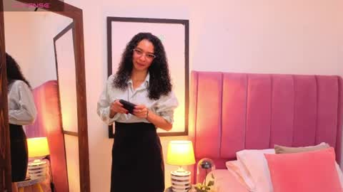 Snapshot of violet__15 chatting on 10, 6, 2026 violet__15 online show from 10, 6, 2026
