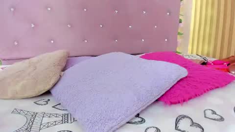violet__taylor_ online show from 17, 6, 2026