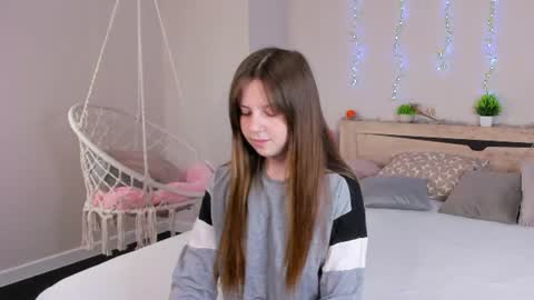 Snapshot of violeta_paul chatting on 25, 6, 2026 Violeta online show from 25, 6, 2026