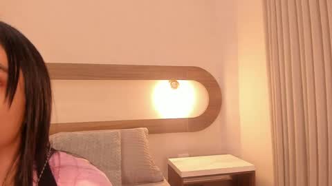 Snapshot of violeta_sum chatting on 3, 6, 2026 Violeta Sum online show from 3, 6, 2026