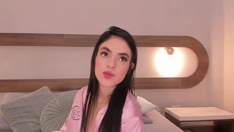 Snapshot of violeta_sum chatting on 6, 6, 2026 Violeta Sum online show from 6, 6, 2026